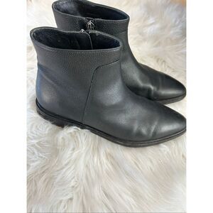 Via spiga black booties flats small heel leather black size 7.5
